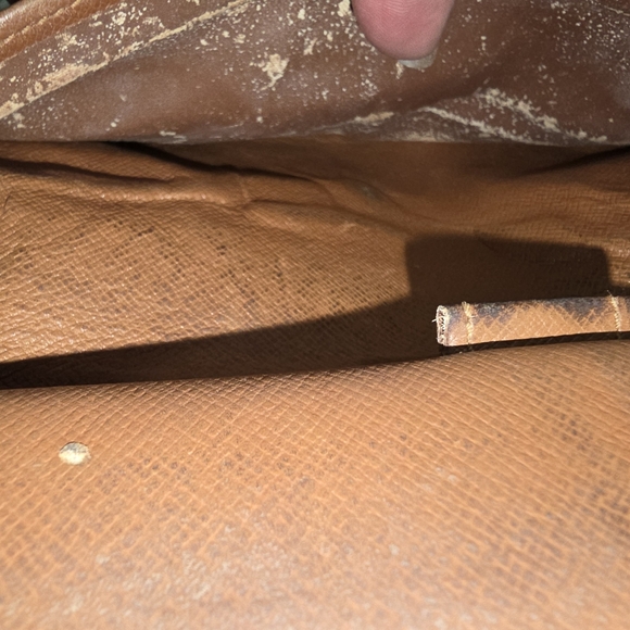 Louis Vuitton Wallet - Picture 10 of 11